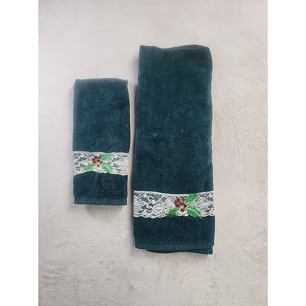 Vintage Green Christmas Towel 2 Pc‎ Set With Lace And Embroidered Holly